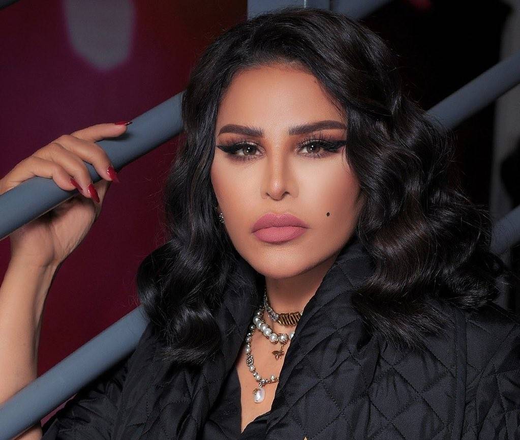 أحلام الشامسي تحتفل بيوم المرأة الإماراتية