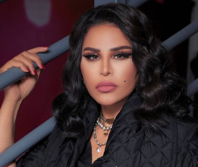 أحلام الشامسي تحتفل بيوم المرأة الإماراتية