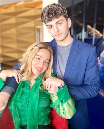 ابن سوزان نجم الدين أصبح شاباً ويخطف الأنظار بوسامته