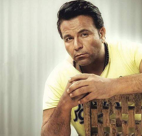 بالفيديو - بعد تداول صورته الغريبة... محمد فؤاد يردّ ويوضح حقيقتها