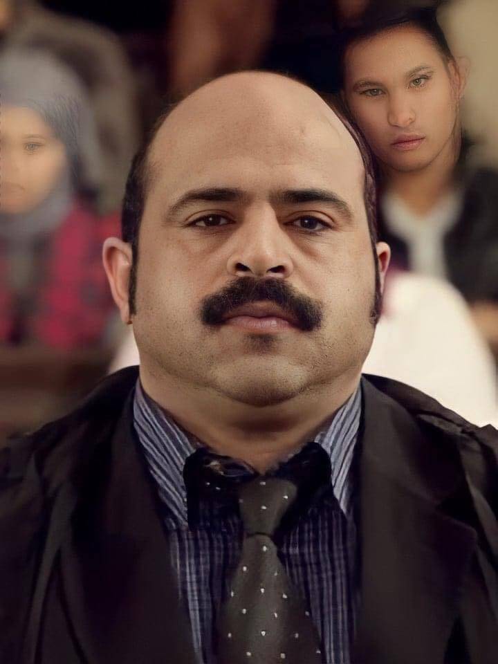 وفاة فنان مصري في حادث سيارة وزوجته تستنجد