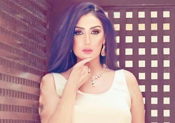 غادة عبد الرازق تمحو منشوراتها من 