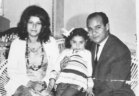 بالصور - هذه الفتاة أصبحت نجمة حسناء... خمّنوا من هي