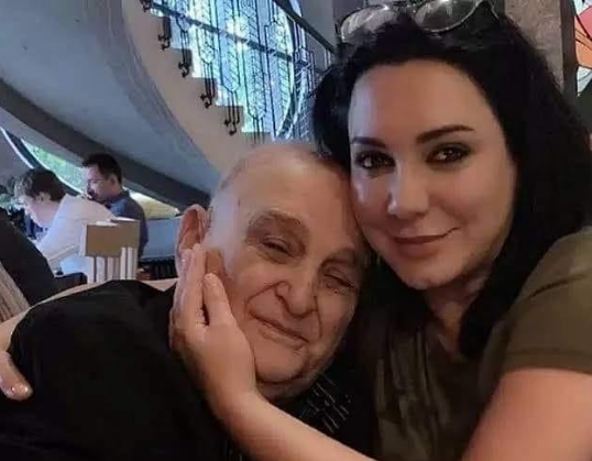 الموت يفجع سلاف فواخرجي