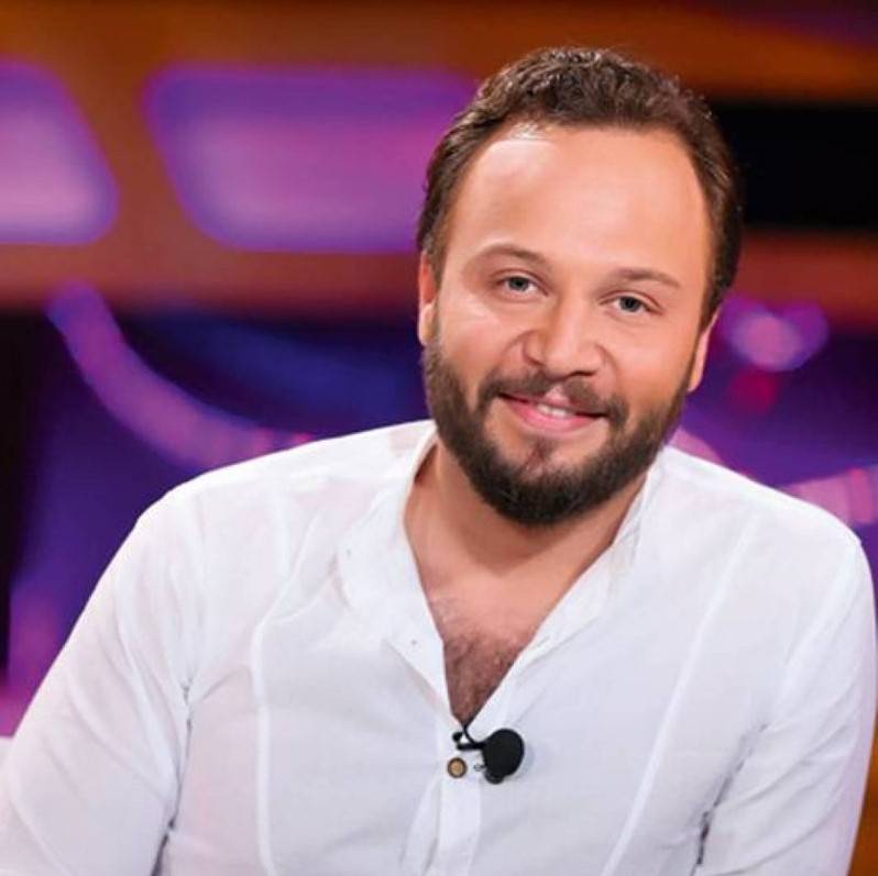 تعليق مؤثر من مكسيم خليل على رحيل والدته: 