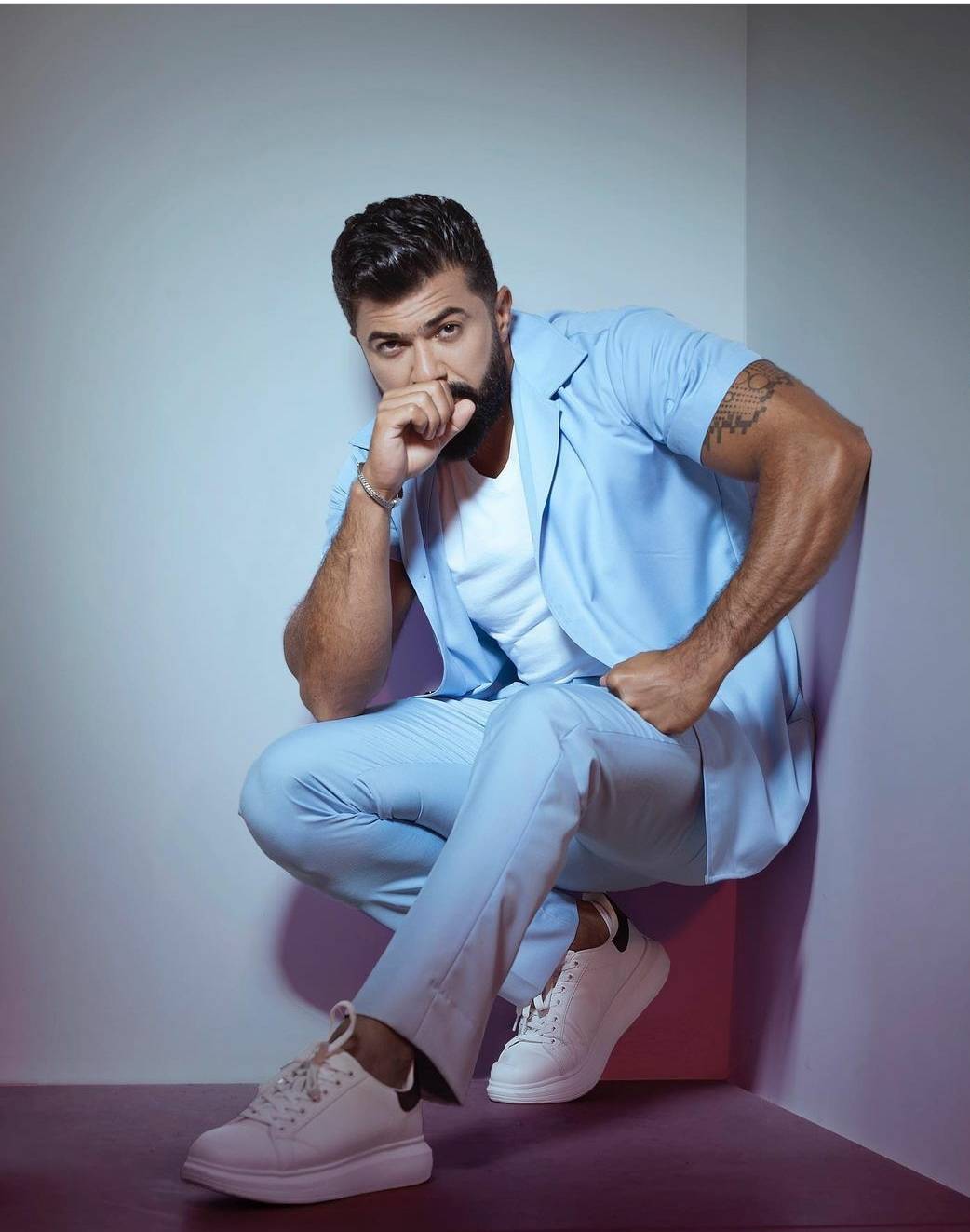 بالفيديو - سيف نبيل متّهم بضرب حبيبته اللبنانية ويُمنع من السفر... هكذا ردّ