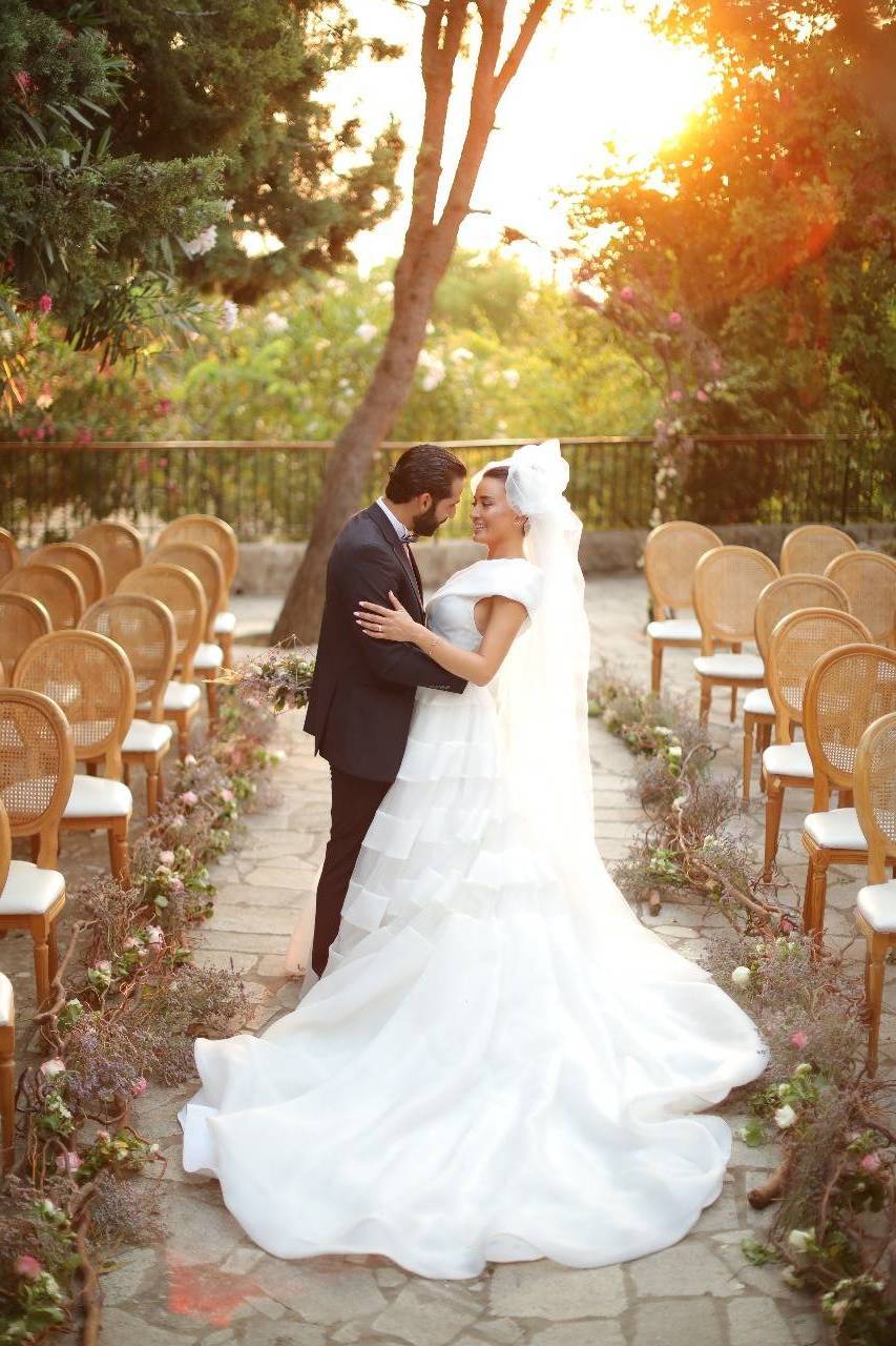 صور حصرية من زفاف روان طحطوح