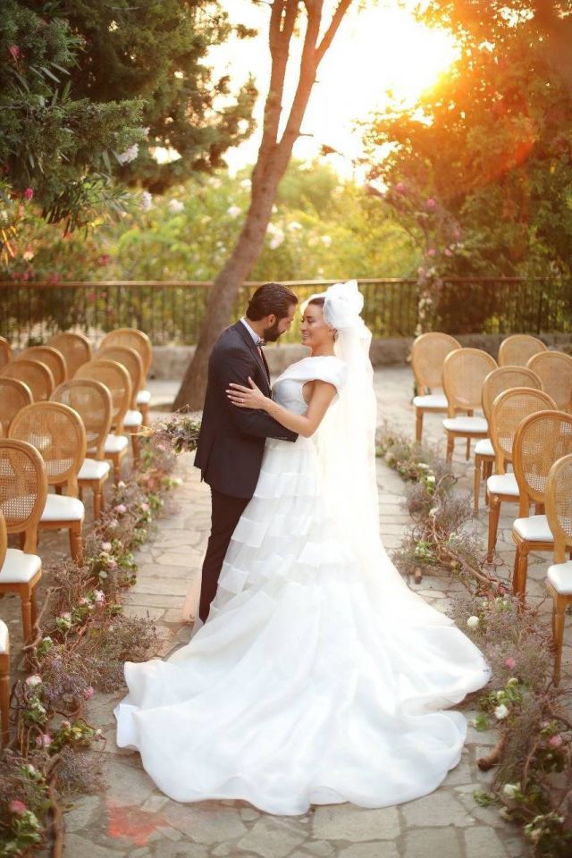 صور حصرية من زفاف روان طحطوح