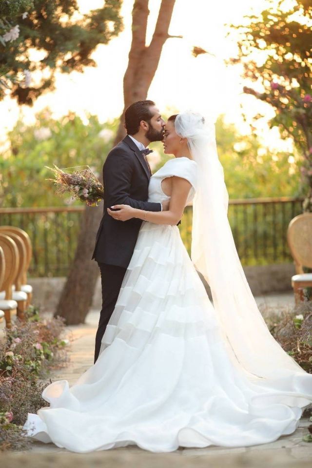 روان طحطوح وعريسها