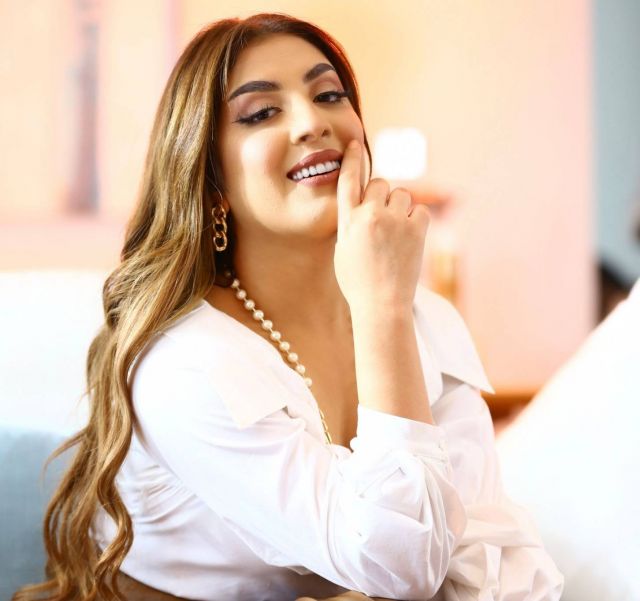 سهيلة بن لشهب تغنّي 