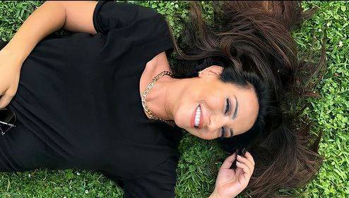 بالفيديو - أمل عرفة تستمتع بوقتها في لبنان... هكذا غنّت في السيارة