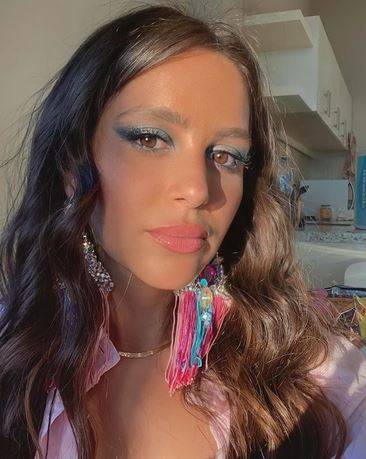 بالصور - جميلة عوض تتألق بإطلالة جريئة