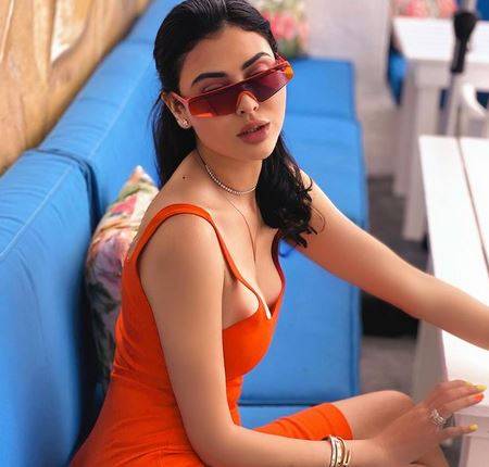 بالصور - مريم حسين تتلقى هدية أحلامها من حبيبها السرّي