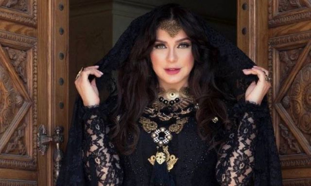 سلاف فواخرجي ترثي والدها بقصيدة مبكية: 