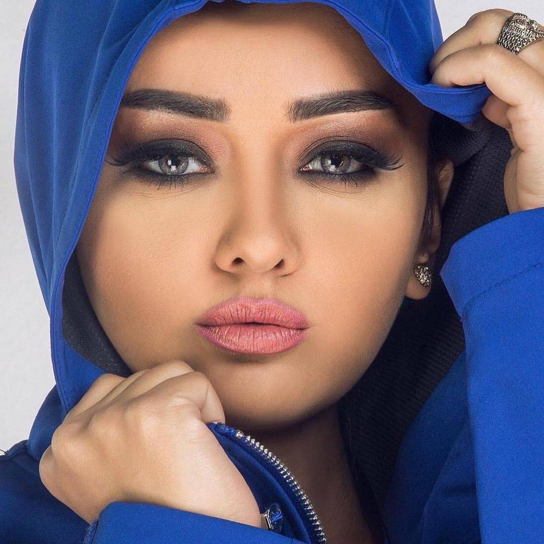 قرار غريب من راندا البحيري بسبب لاعب كرة قدم