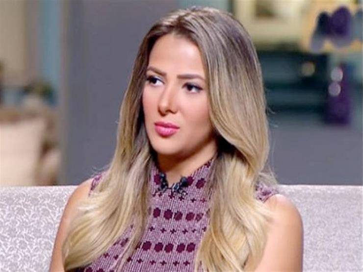 بالفيديو - أول ظهور لدنيا سمير غانم.. دخلت خلسة دون ملاحظة أحد