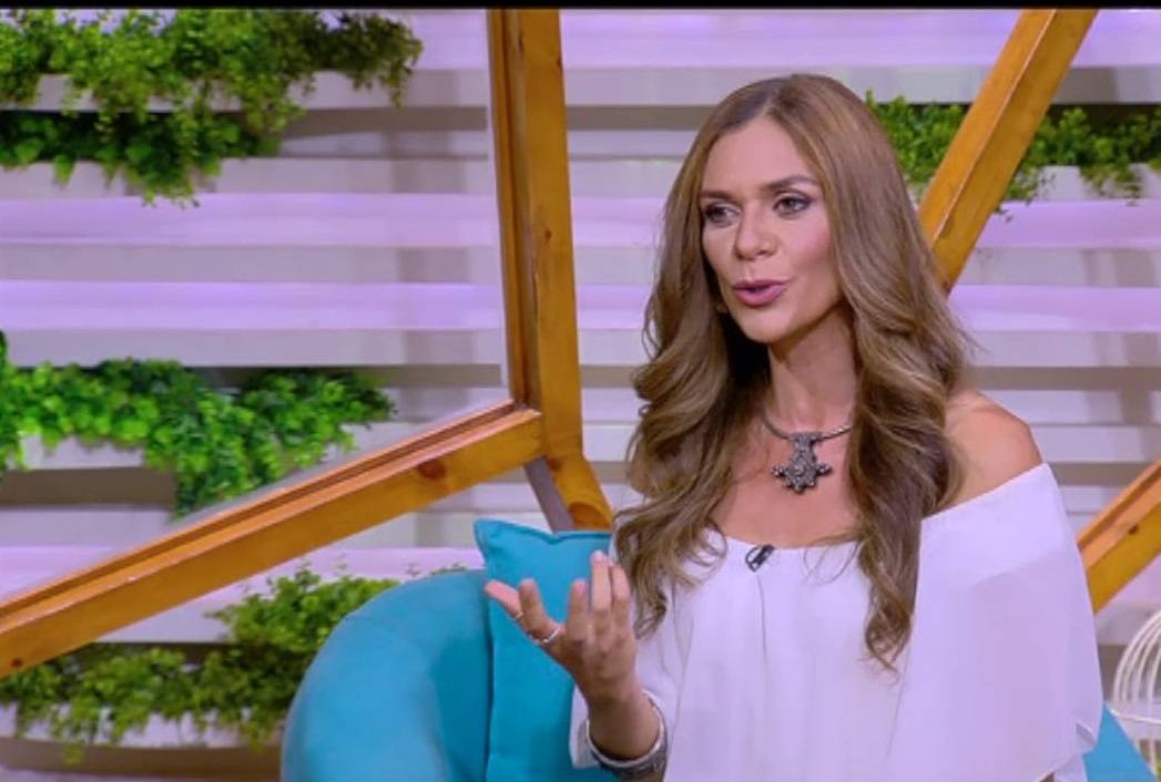 بالفيديو - نادين: أكره التليفون والـ