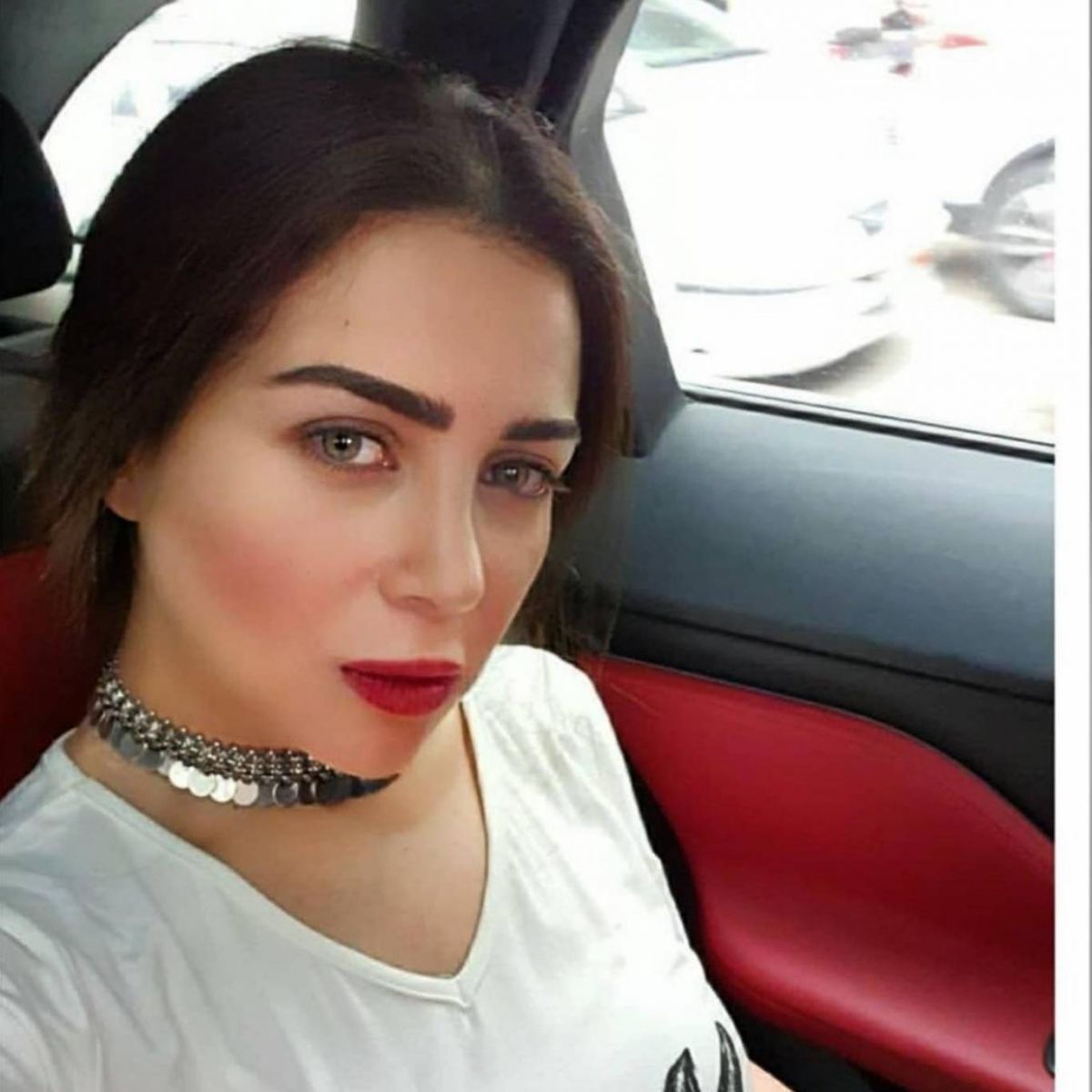 بعد غياب طويل... مي عز الدين تضج جمالاً في أحدث صورة لها