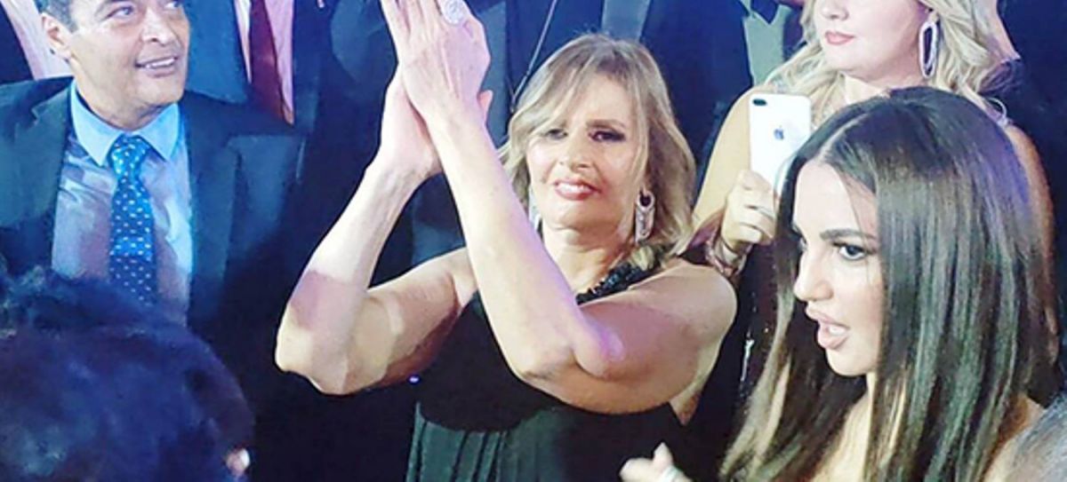 فيديو عفوي ليسرا وهي ترقص مع حميد الشاعري وهشام عباس