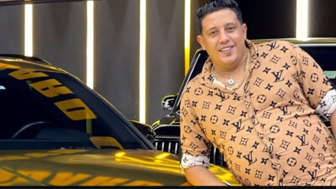 حمو بيكا في ورطة بعد اعتدائه على عامل في محطة وقود