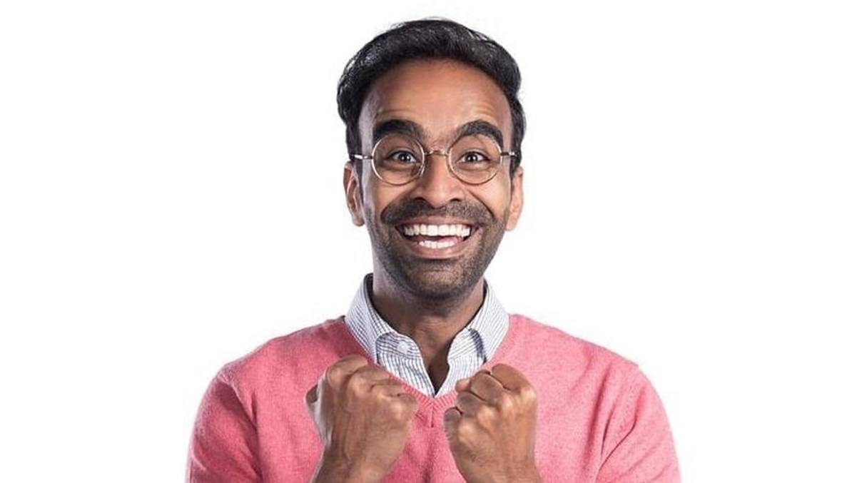 فنان شاب يدخل في مشادة كلامية مع بلوغر شهيرة بسبب محمود حميدة