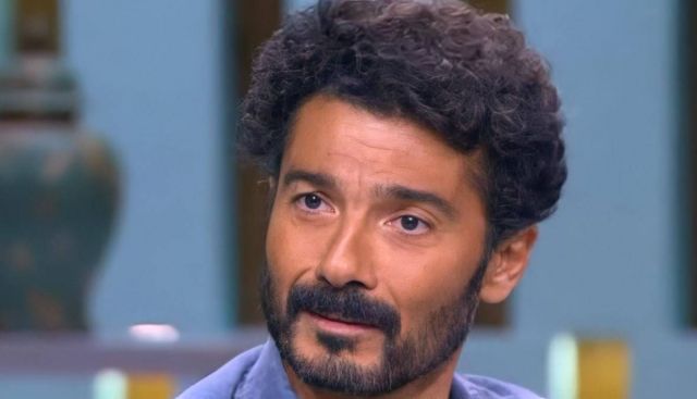 بالفيديو - خالد النبوي يلعب كرة القدم.. ولهذا السبب يرفض الكشف عن سنه الحقيقي