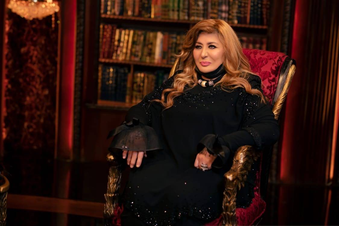 سهير رمزي من دون حجاب وتكشف أسراراً عن حياتها الشخصية