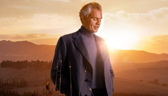 أندريا بوتشيلي في دبي ضمن جولته العالمية