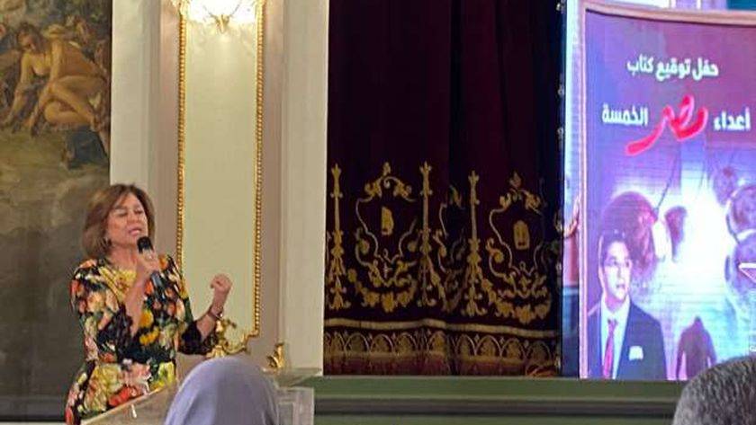 بالفيديو - مفاجأة جريئة من إلهام شاهين بعد وفاتها