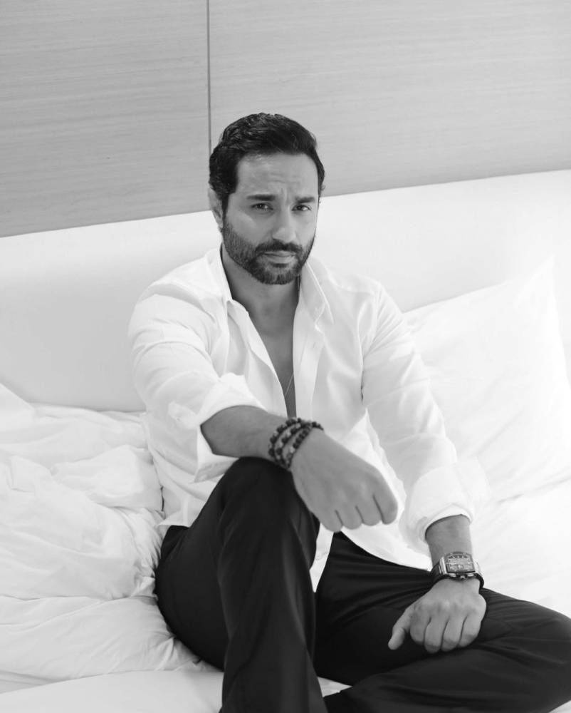 كريم فهمي يخرج من المستشفى... وهذه حالته الصحية الآن