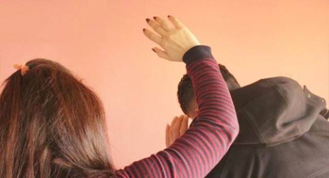 أرقام صادمة عن نسبة النساء اللواتي يعنّفن أزواجهن في السعودية