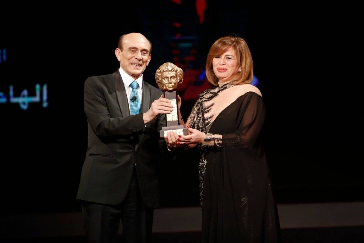 محمد صبحي يعيد إلهام شاهين إلى المسرح