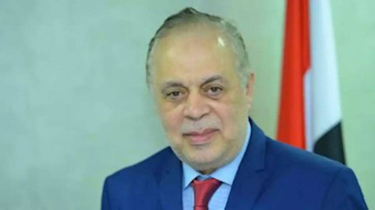 بالفيديو - نقيب الممثلين يوضح حقيقة اعتزال دنيا وإيمي سمير غانم