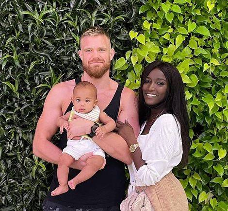 بالفيديو - مفاجأة لطيفة من زوج عبير سندر في يوم ميلادها... وهذا عمرها الحقيقي