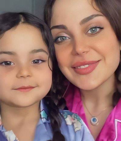 بالفيديو - حفيدة هيفاء وهبي محط اهتمام الجمهور بسبب كلامها... شاهدوا كم تشبهها