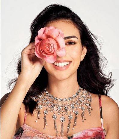 بالصور - فاليري أبو شقرا تستعرض رشاقتها بعد الولادة وتوأمها يسافر للمرة الأولى