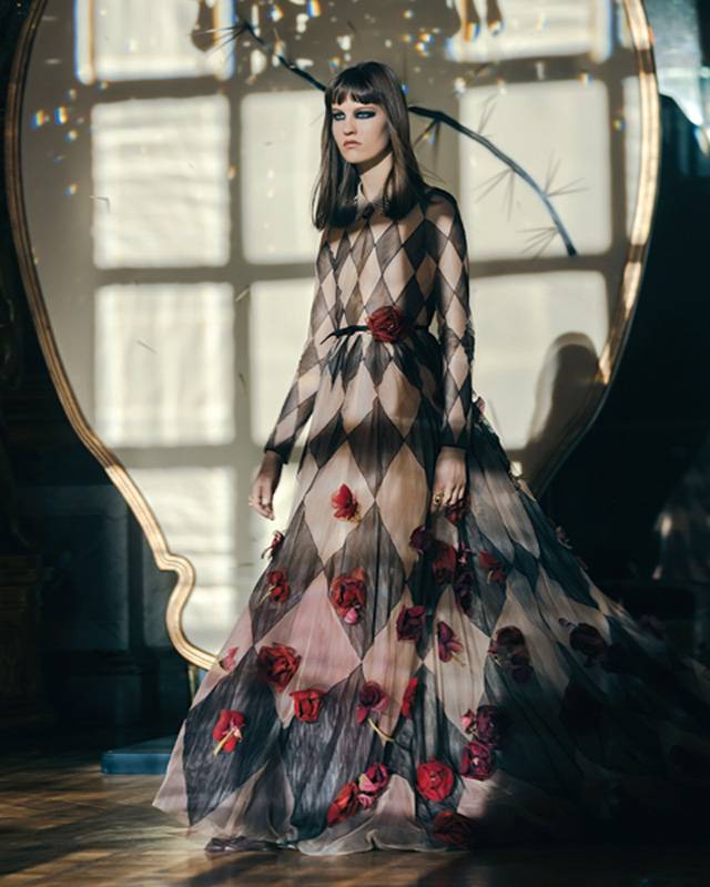 فستان طويل متعدد الألوان عقد خواتم