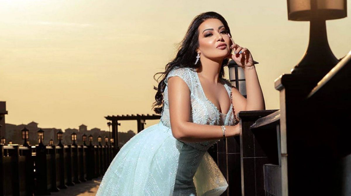 تعليق طريف من سمية الخشاب على انفصال جيجي حديد