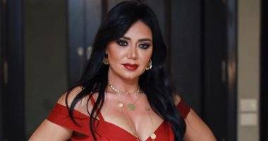 قبل افتتاح المهرجان بدقائق... رانيا يوسف تسأل جمهورها عن اللون المتوقع لفستانها