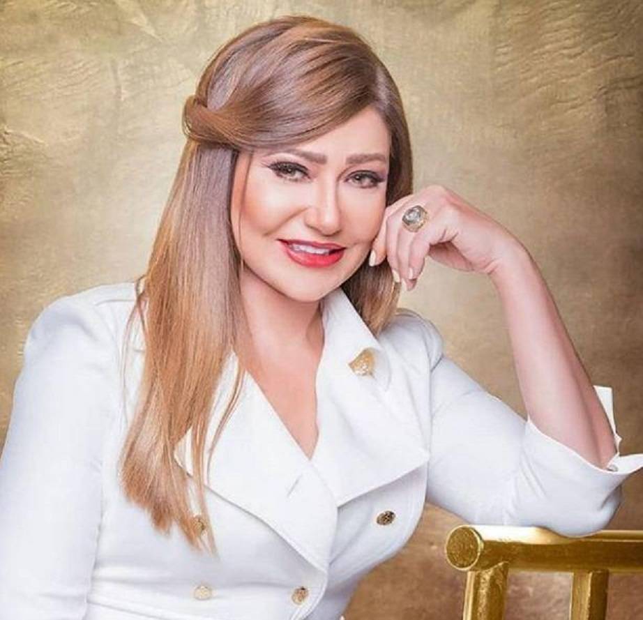 بالفيديو - ليلى علوي محط اهتمام الجمهور برقصة عفوية