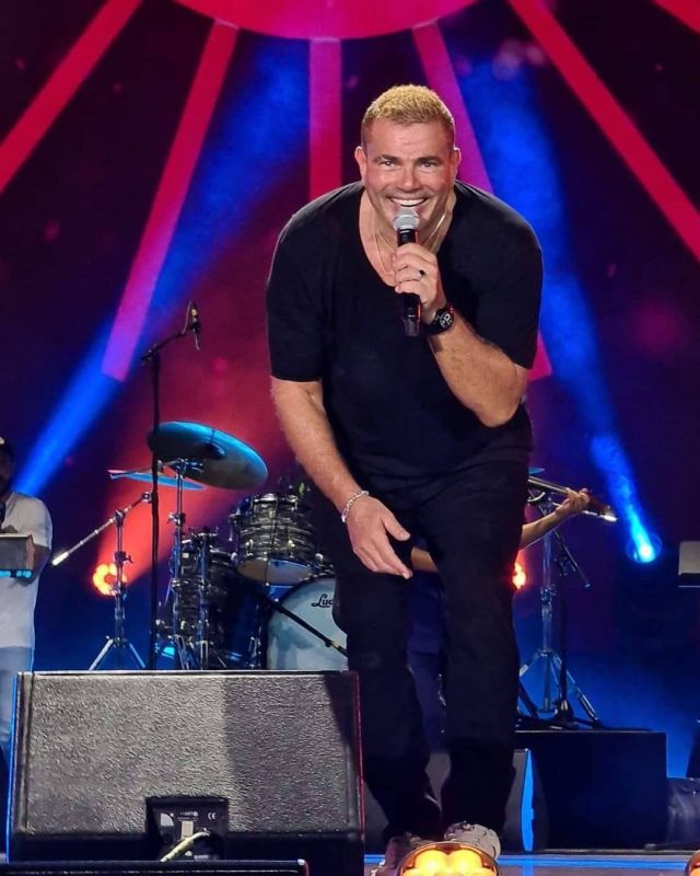 بالفيديو - عمرو دياب يكشف موعد طرح ألبومه الجديد