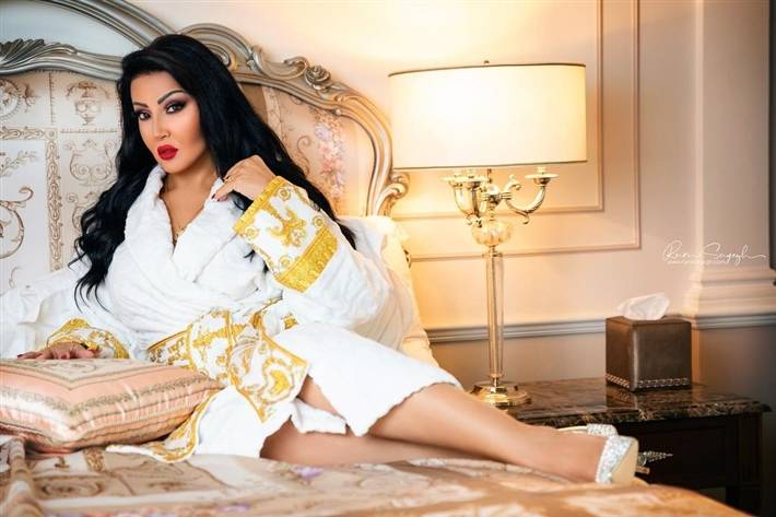 تعليق جريء من سمية الخشاب بعد إعلان صديقة رونالدو الحمل بتوأم