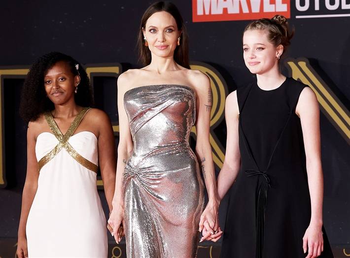 بالصور - إبنتا أنجلينا جولي بأشهر فساتينها... من الأجمل؟