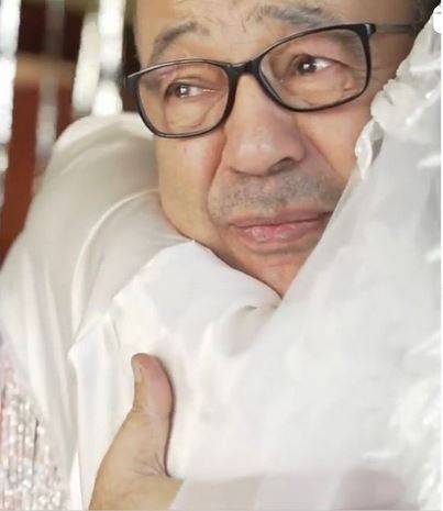 بالفيديو والصور - حجاج عبد العظيم يحتفل بزفاف ابنته بالدموع