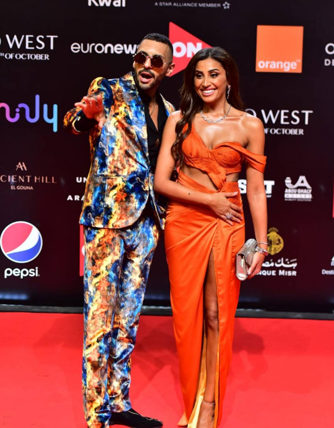 حقيقة انفصال حسن أبو الروس عن زوجته بسبب دينا الشربيني