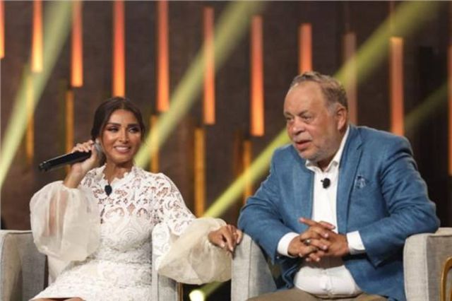 بالفيديو - أشرف زكي وروجينا يكشفان أسرار زواجهما