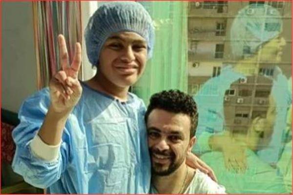 كريم الحسيني يعلن إصابة نجله ودخوله المستشفى