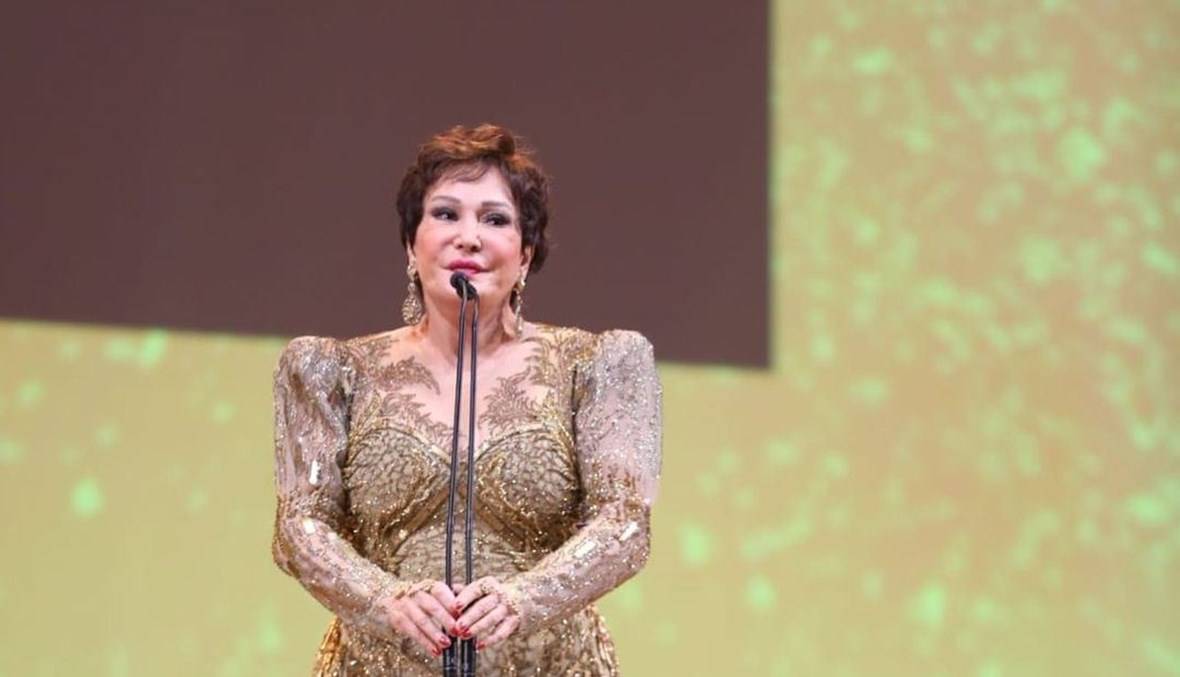 لبلبة توضح مسألة سقوطها على المسرح وتكشف مشكلة 