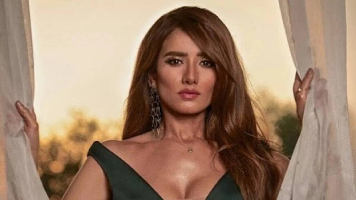 زينة تحذف صورة ابنها بعد انتقادات المتابعين