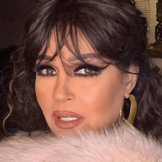 بالفيديو - هذا ما فعلته فيفي عبده مع حفيدتها